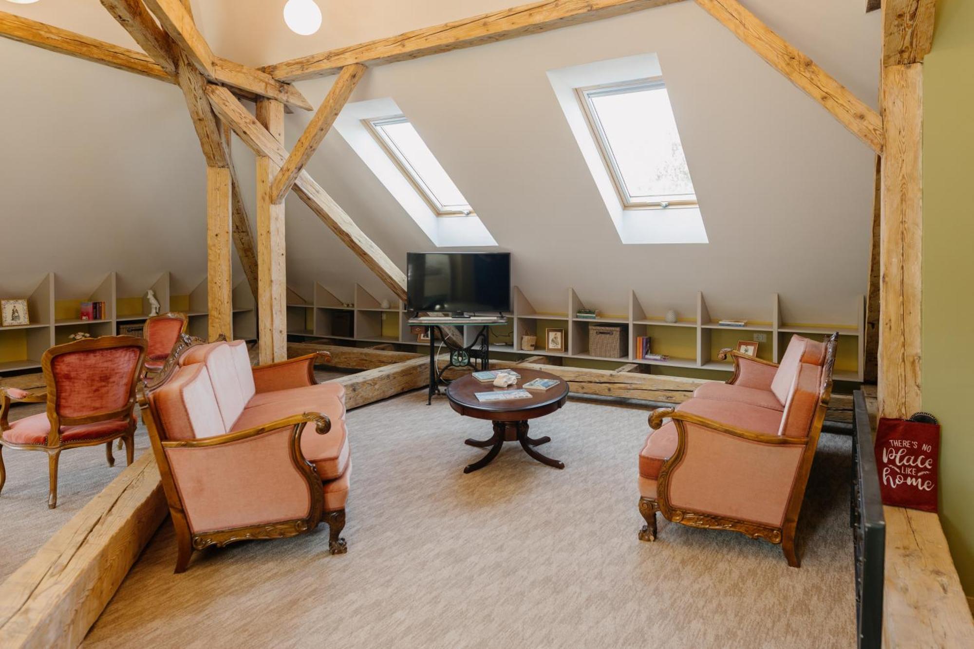 Apartament Attic *